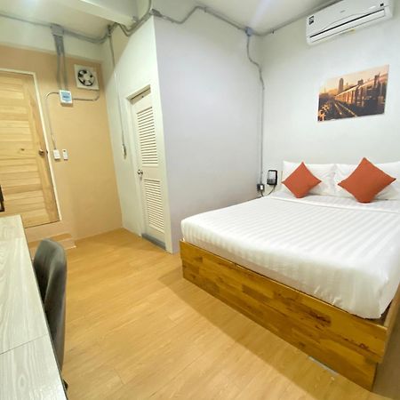 ซับรูมโฮเทล Subroom Hotel Surat Thani Exteriör bild