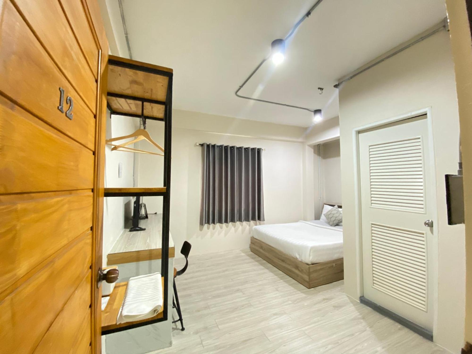 ซับรูมโฮเทล Subroom Hotel Surat Thani Exteriör bild