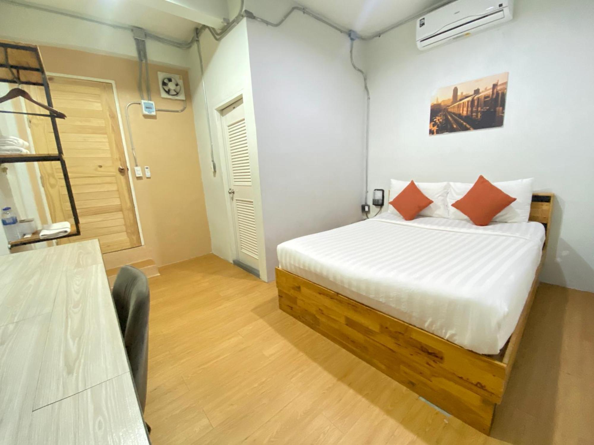 ซับรูมโฮเทล Subroom Hotel Surat Thani Exteriör bild